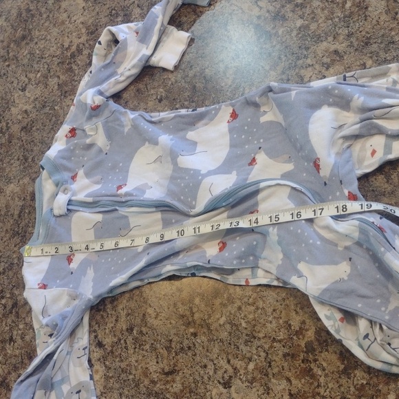 Carter's footie jammies set of 2 size 4T - Picture 11 of 13